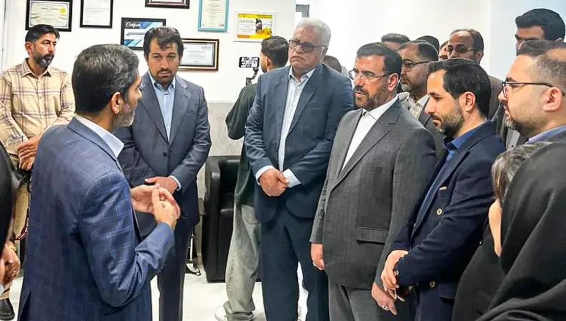 بازدید استاندار فارس و رئیس سازمان برنامه ریزی از پارک علم و فناوری و بررسی مشکلات شرکت های دانش بنیان بازدید استاندار فارس از شرکت آبریزان