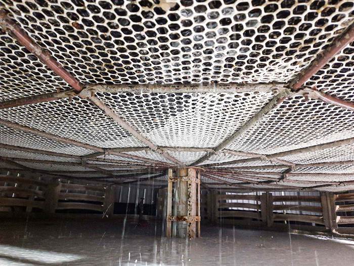 رسوبات و جلبکها بعد از رسوب برداری حذف شده اند