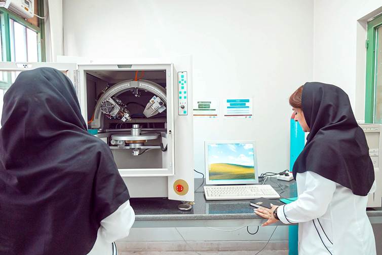 Specialized analysis of the type of deposits and corrosion in the laboratory