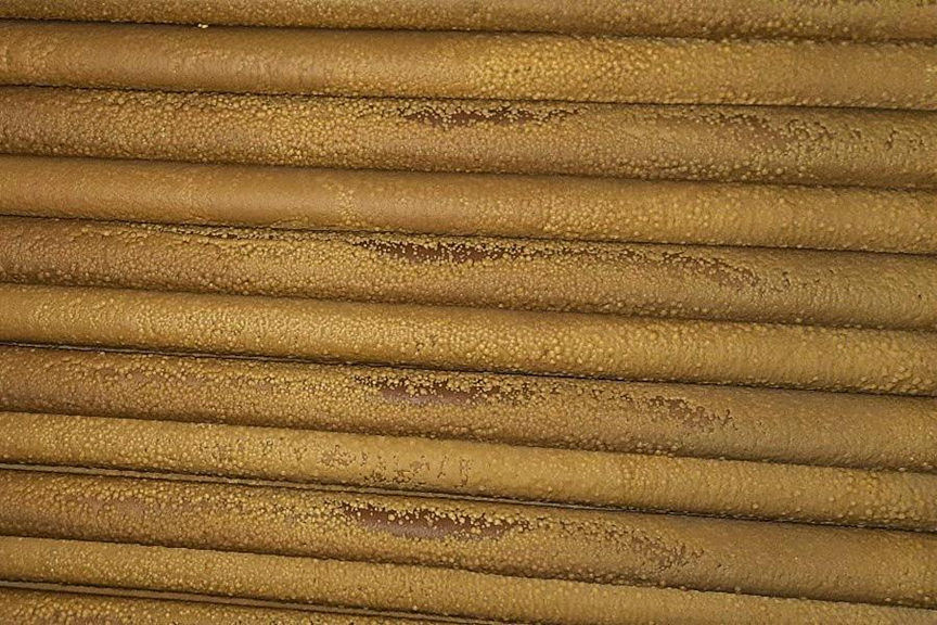 سطح داخل افکت MED قبل از شستشوی شیمیایی پوشیده از رسوب